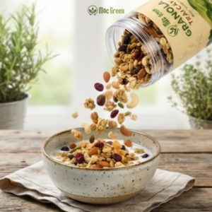 Sản phẩm Granola Trái Cây Mộc Green dùng cùng sữa chua, sữa tươi hoặc ăn trực tiếp cho bữa ăn nhẹ lành mạnh.