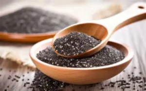 Hạt giống dinh dưỡng gồm hạt chia, mè đen và hạt lanh, giàu chất xơ, omega-3 và khoáng chất.