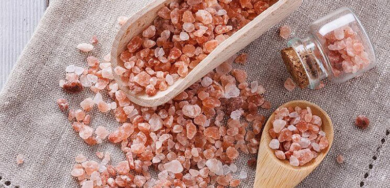 Muối hồng Himalaya là loại muối đá tự nhiên nổi bật với màu hồng đặc trưng, được nhiều người lựa chọn trong chế độ ăn uống lành mạnh.